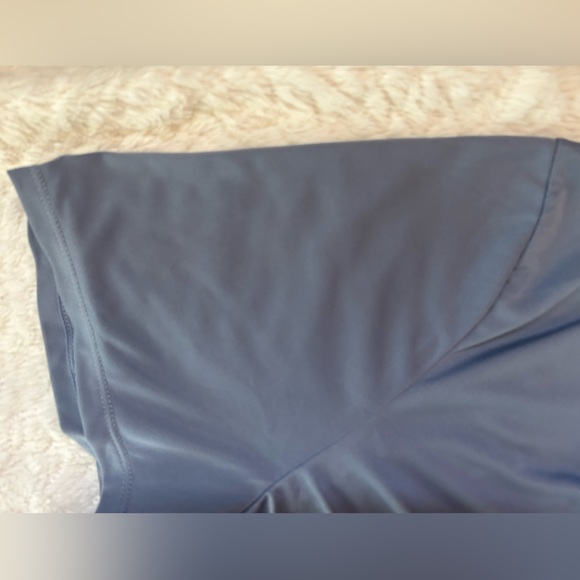 Nike Dri-Fit Logo Cropped Top - Picture 4 of 11